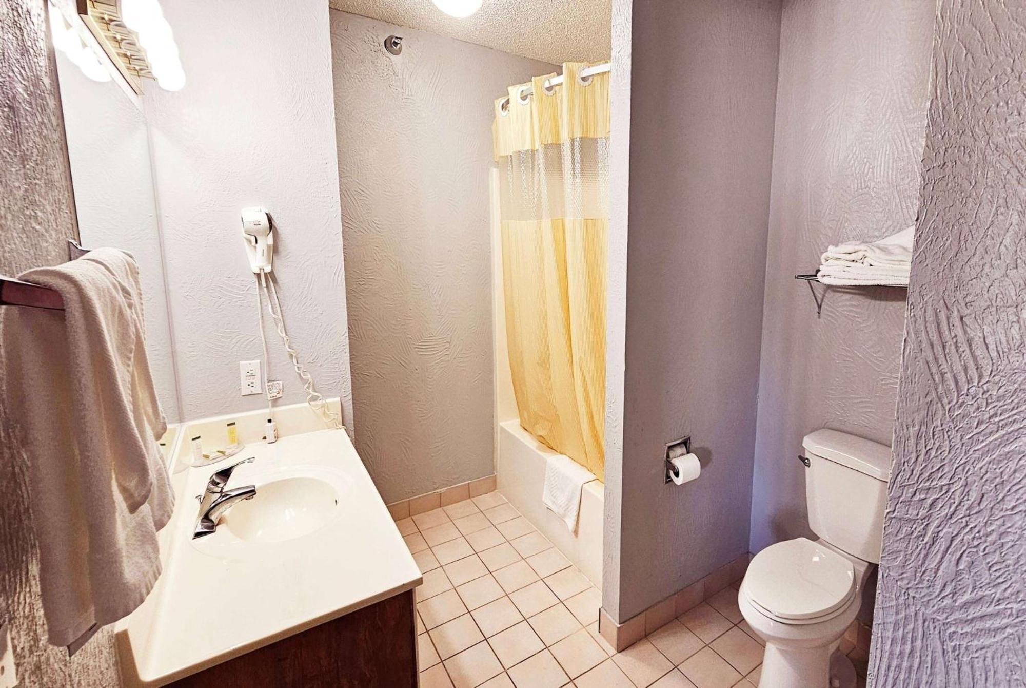 Days Inn By Wyndham Ozark Springfield Esterno foto