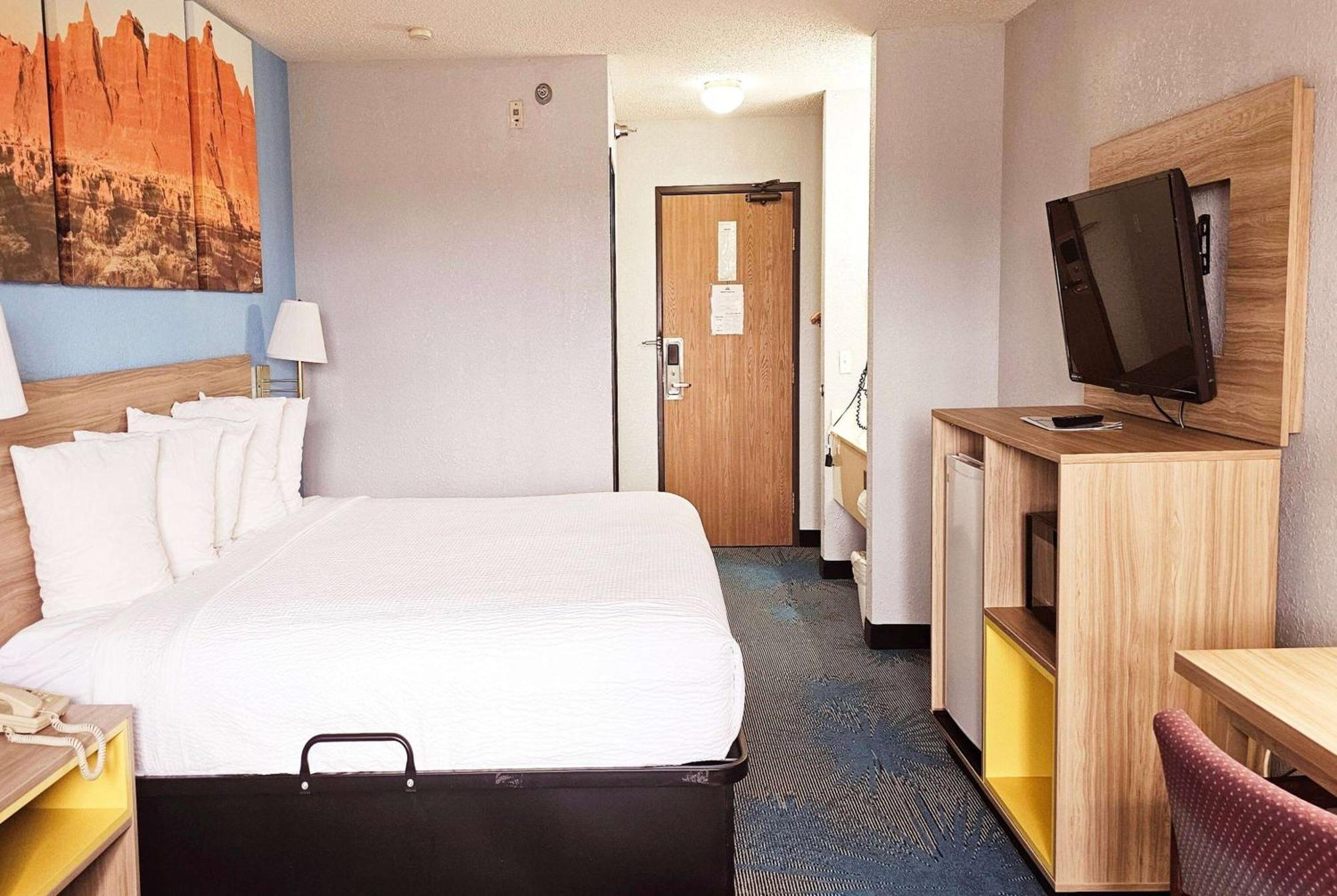 Days Inn By Wyndham Ozark Springfield Esterno foto