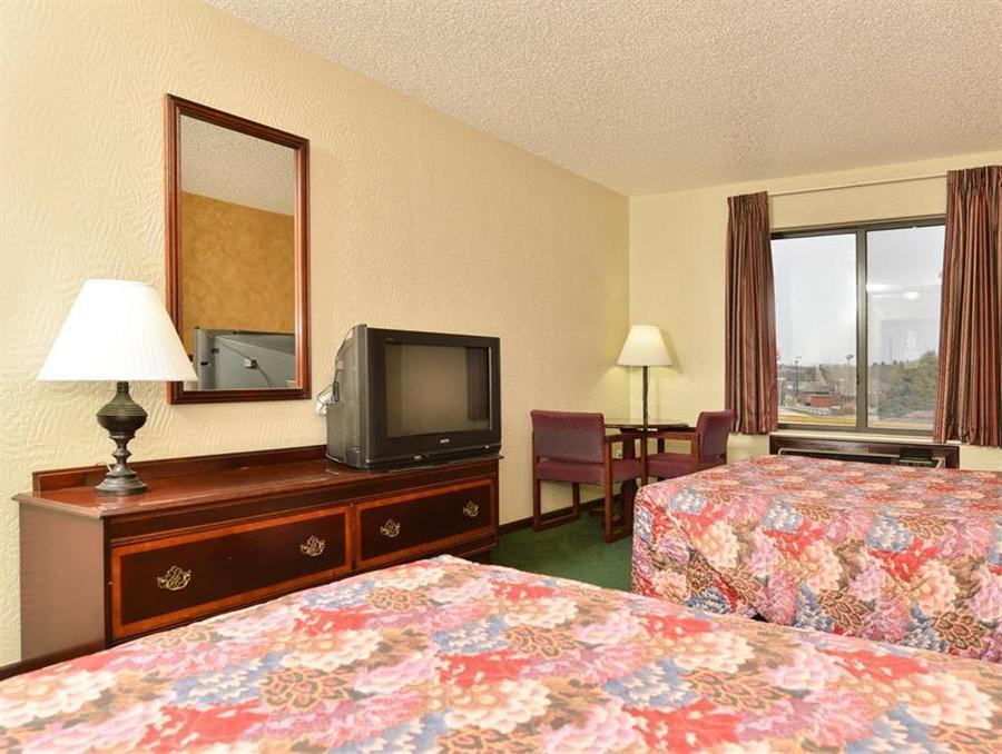 Days Inn By Wyndham Ozark Springfield Esterno foto
